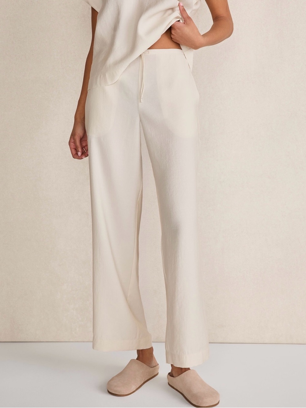 Lightweight Wide-Leg Pants in Soft Cream